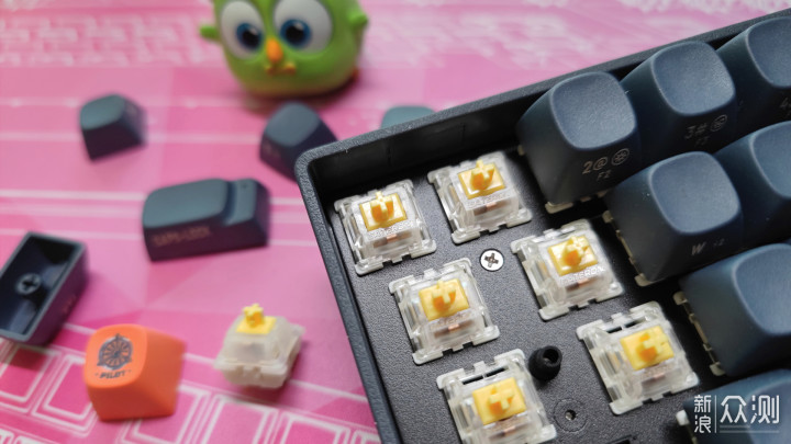 洛斐小翘为你诠释机械键盘的“小而美”_新浪众测