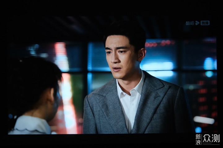 把电影院搬回家有何难?知麻Z1投影仪评测_新浪众测