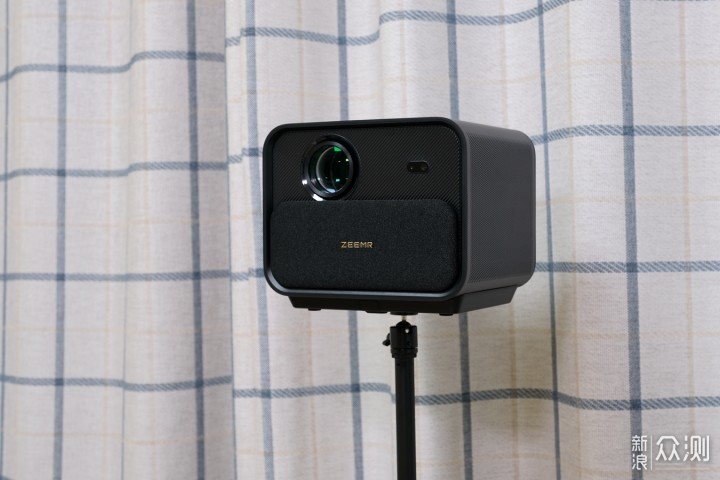 把电影院搬回家有何难?知麻Z1投影仪评测_新浪众测