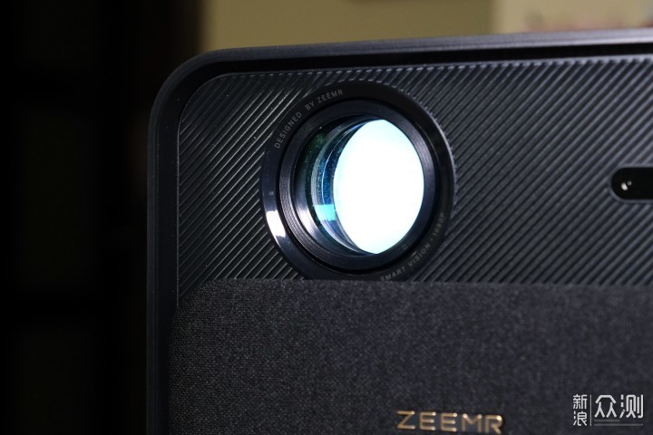 把电影院搬回家有何难?知麻Z1投影仪评测_新浪众测
