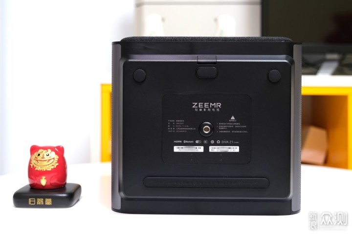 把电影院搬回家有何难?知麻Z1投影仪评测_新浪众测