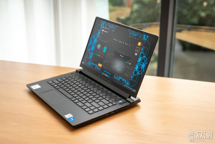 男人的快乐就是这么简单：Alienware m15 R7_新浪众测