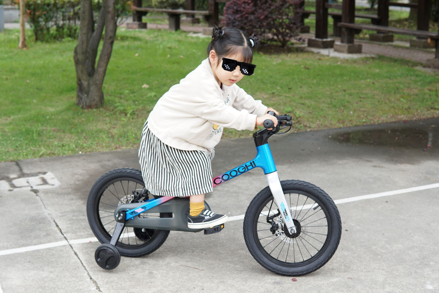 酷骑儿童f1自行车测评:颜值 实力天花板?