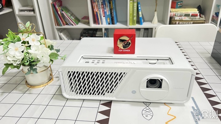 优派Q20,大芯片0.65来了!带系统镜头位移_新浪众测