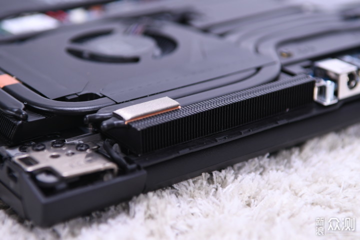 性价比杀手再临!机械革命旷世E游戏本评测_新浪众测