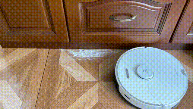 术业有专攻，360小章鱼机器人展现的拖地技能_新浪众测