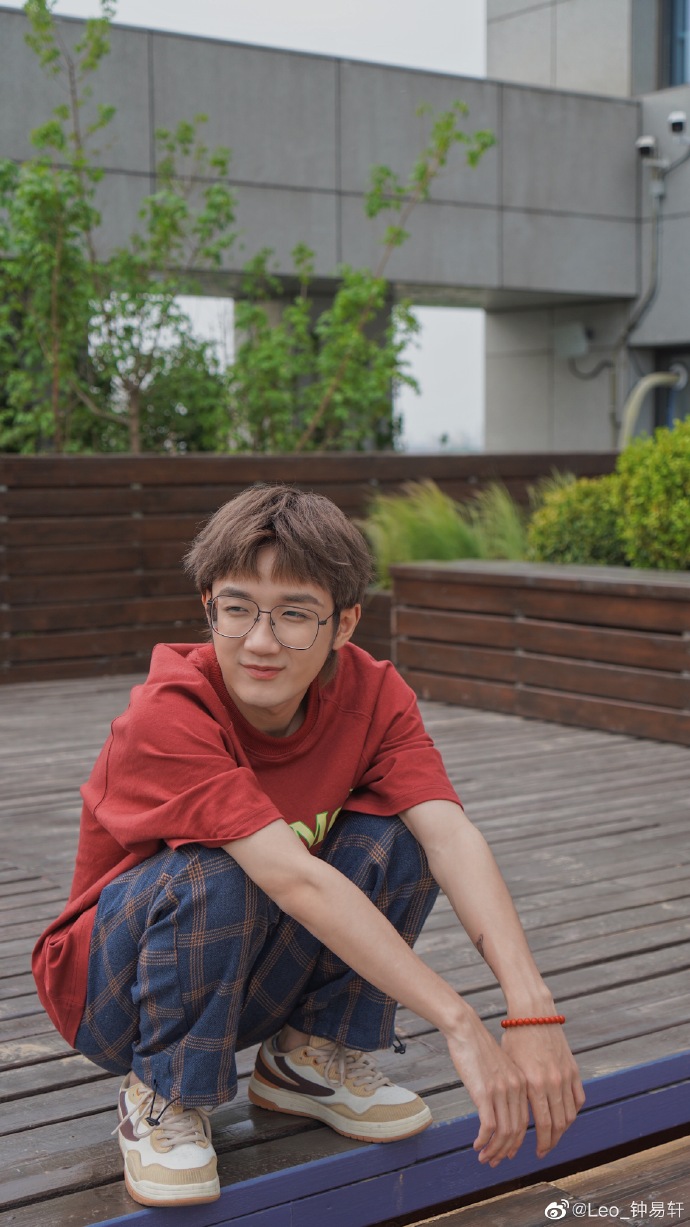 明日之子选手钟易轩患抑郁症为此前举动道歉