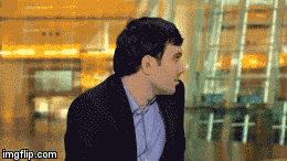 动图：史克雷利接受采访，当被问及狂提药价时的表情。