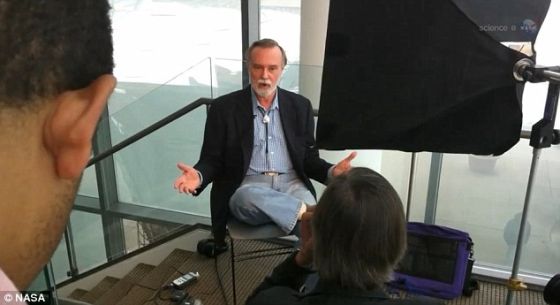 考古天文学研究中心负责人约翰-卡尔森博士表示，所有末日理论都是由大量误解导致的