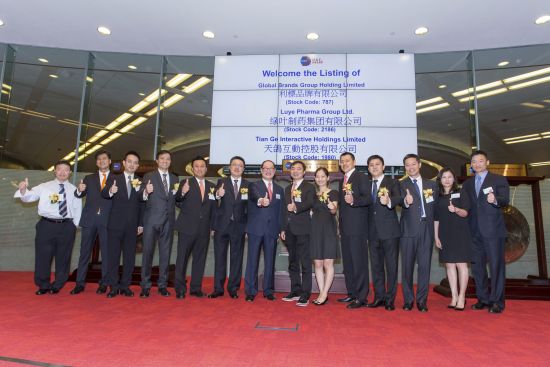 9158高管团队在港交所现场