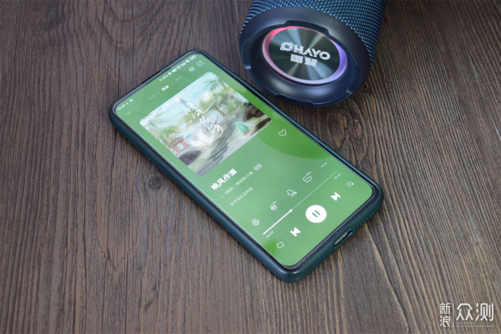 全密封硅胶机身,更适合户外的便携蓝牙音箱!_新浪众测
