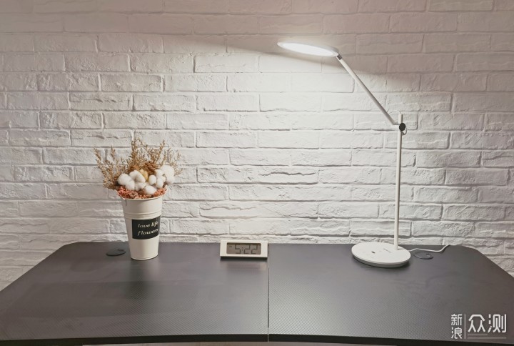 爱阅读更守护视力,NANK南卡护眼台灯L1体验_新浪众测