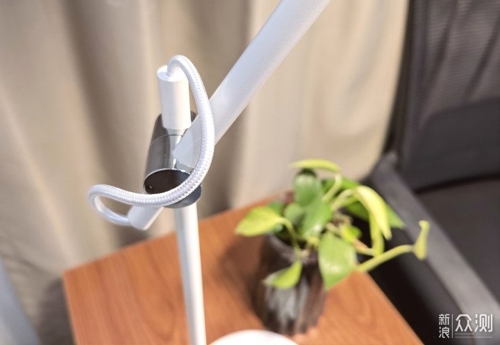 爱阅读更守护视力,NANK南卡护眼台灯L1体验_新浪众测