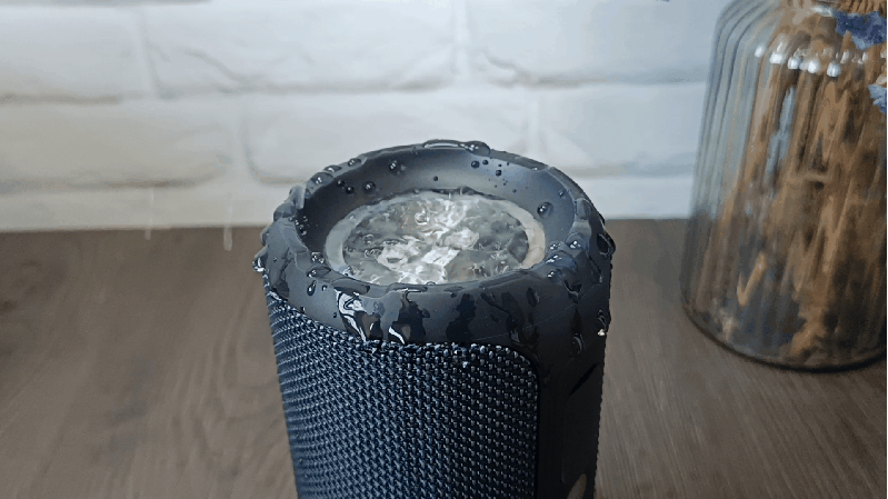 全密封硅胶机身,更适合户外的便携蓝牙音箱!_新浪众测