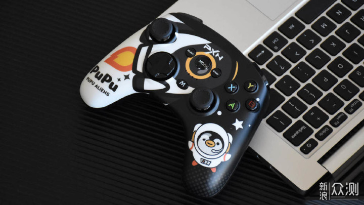 pxn莱仕达p20游戏手柄个性外壳扎实体验