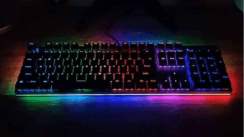 RGB幻彩双背光系统，更炫酷的游戏机械键盘！_新浪众测