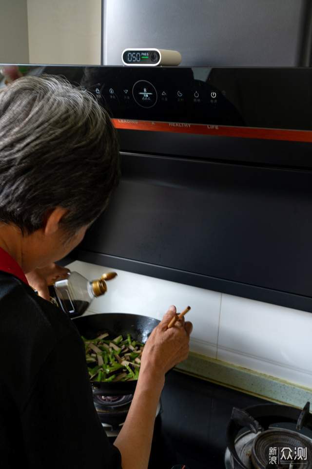厨房终于没味了!cleadeep澄一净味净烟机体验_新浪众测