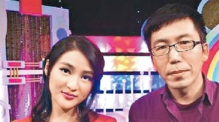网络推手“立二拆四”（右）之前与郭美美合照