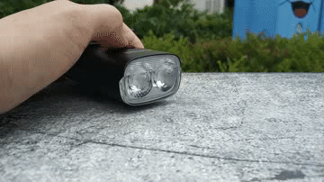 可應急充電的夜騎夥伴,邁極炫RN3000自行車燈_新浪眾測
