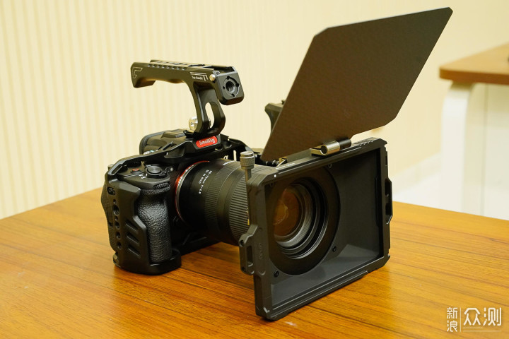 A7M4终于能够原价买,趴趴却为啥入了A7S3?_新浪众测