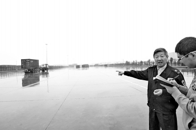  这个区域是郑州汽车整车进口口岸一期监管区，可停1000辆进口车。