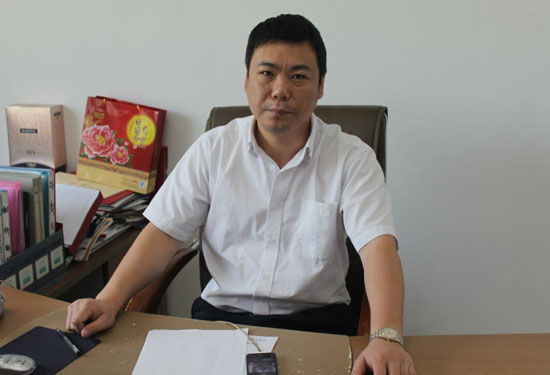 图为：康星电器总经理岑宜航