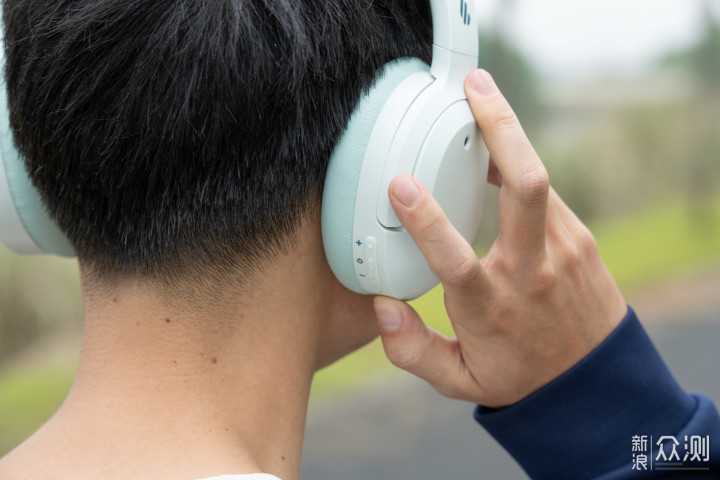 头戴式耳机：我为什么买了漫步者W820NB？_新浪众测