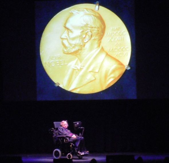英国著名理论物理学家霍金调侃称，未来的科学发展或许将会让他获得诺贝尔奖