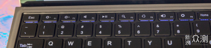 给surface配上新键盘，雷柏xk 200s使用体验_新浪众测