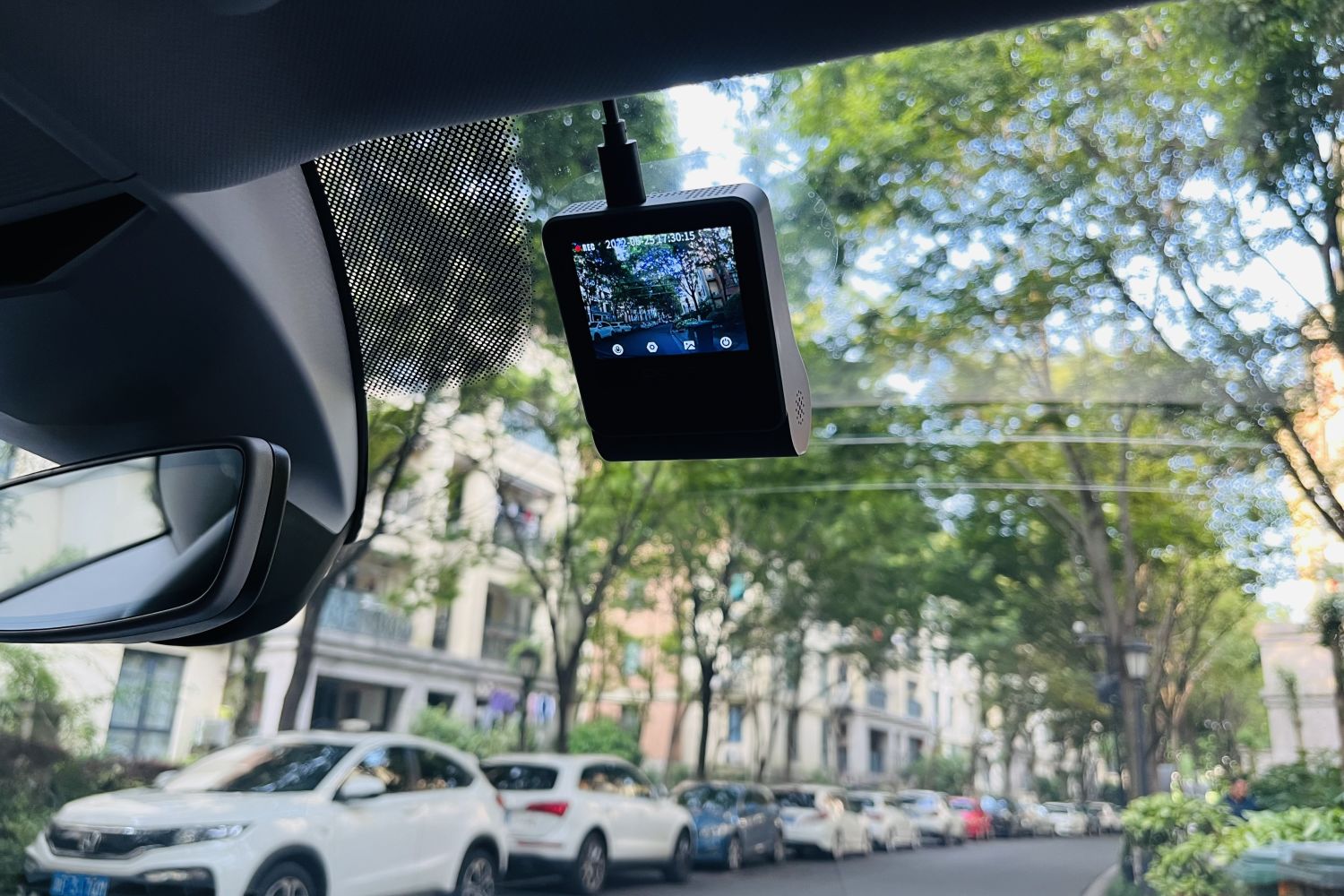 传统厂家的现代作品:盯盯拍z50行车记录仪