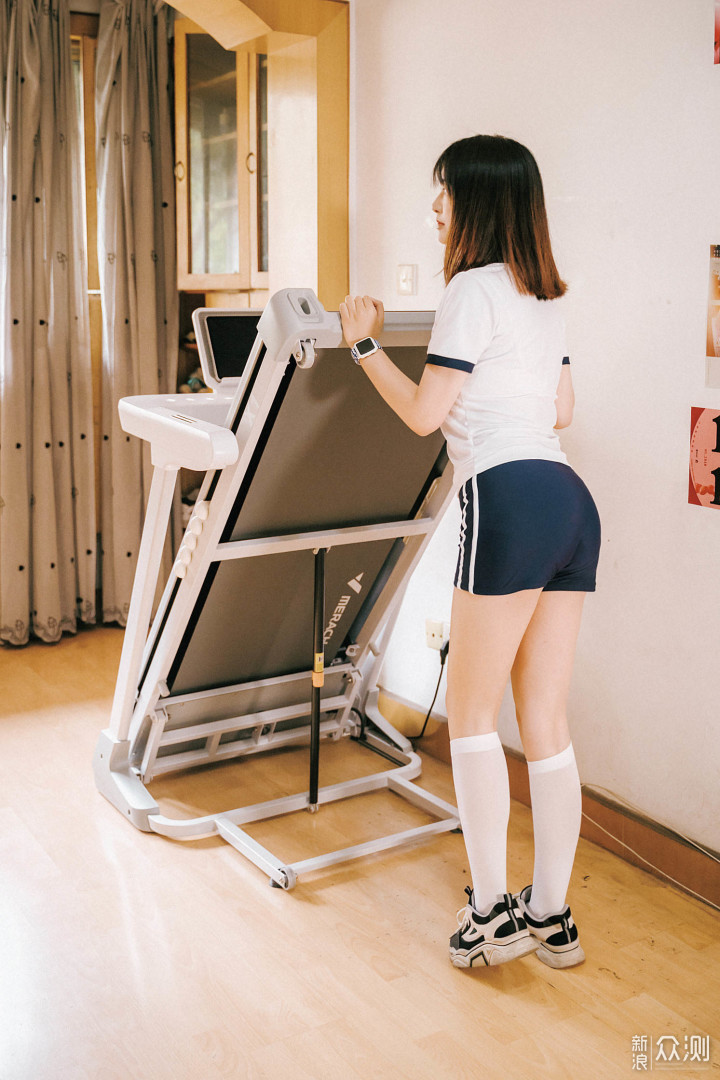 宅家暴汗燃脂,自动调节参数—麦瑞克跑步机X1 _新浪众测