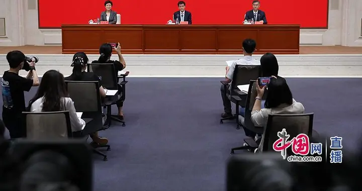 十年来，217件次法律草案向社会征求意见，收到380多万条意见建议