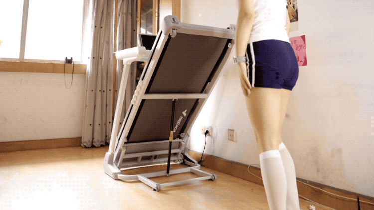 宅家暴汗燃脂,自动调节参数—麦瑞克跑步机X1 _新浪众测