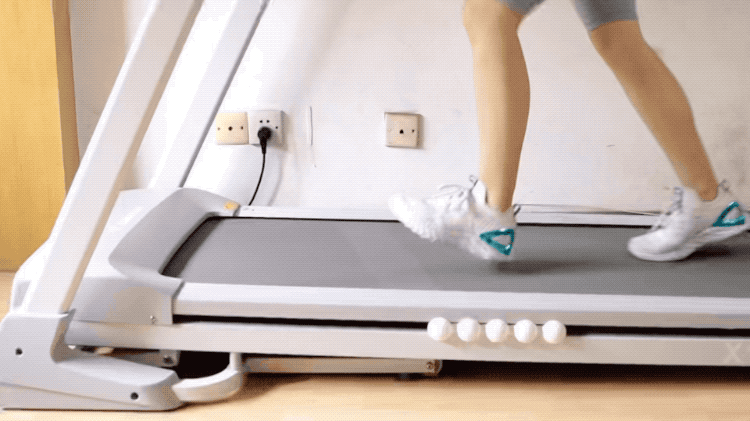 宅家暴汗燃脂,自动调节参数—麦瑞克跑步机X1 _新浪众测