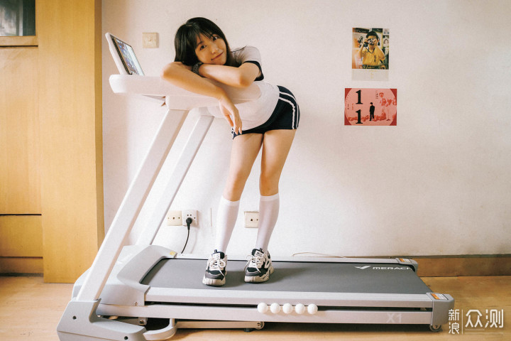 宅家暴汗燃脂,自动调节参数—麦瑞克跑步机X1 _新浪众测
