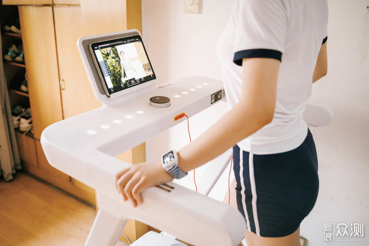 宅家暴汗燃脂,自动调节参数—麦瑞克跑步机X1 _新浪众测