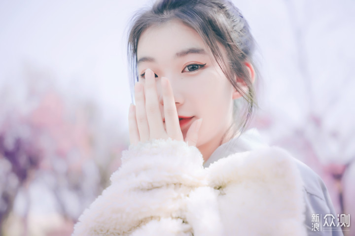 垃圾佬狂喜, 200块的镜头也拍好看的小姐姐!_新浪众测