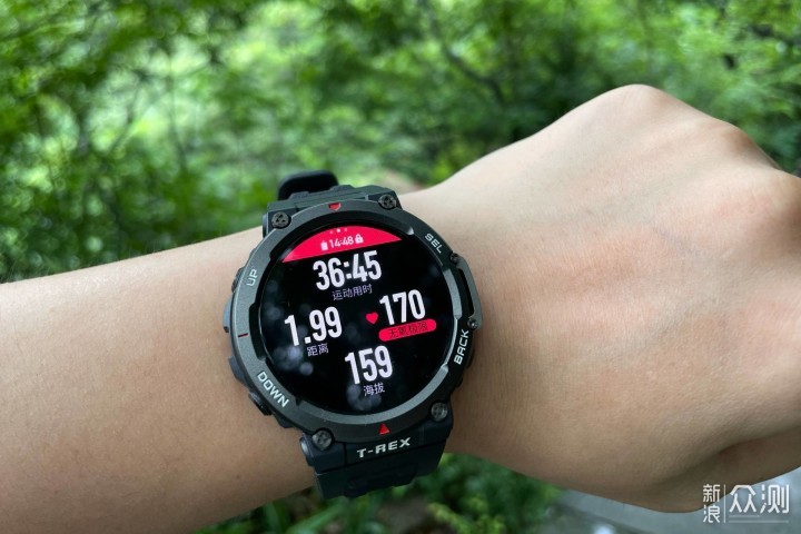 一千出头, 续航长到离谱, 这款智能手表真香!_新浪众测