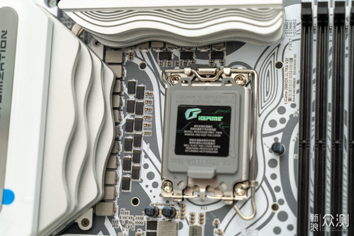 i9+iGame信仰上手, Z690颜值担当_新浪众测