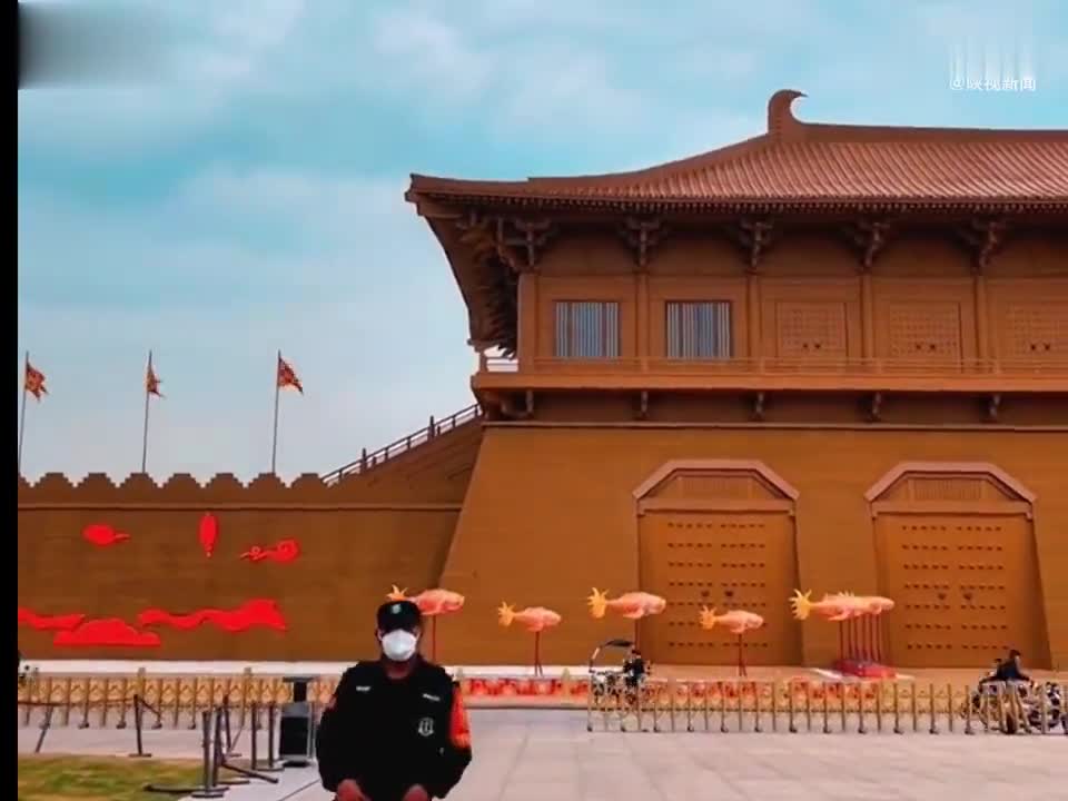 西安火车站出来就是大明宫丹凤门&nbsp;网友:赶火车跟上朝一样