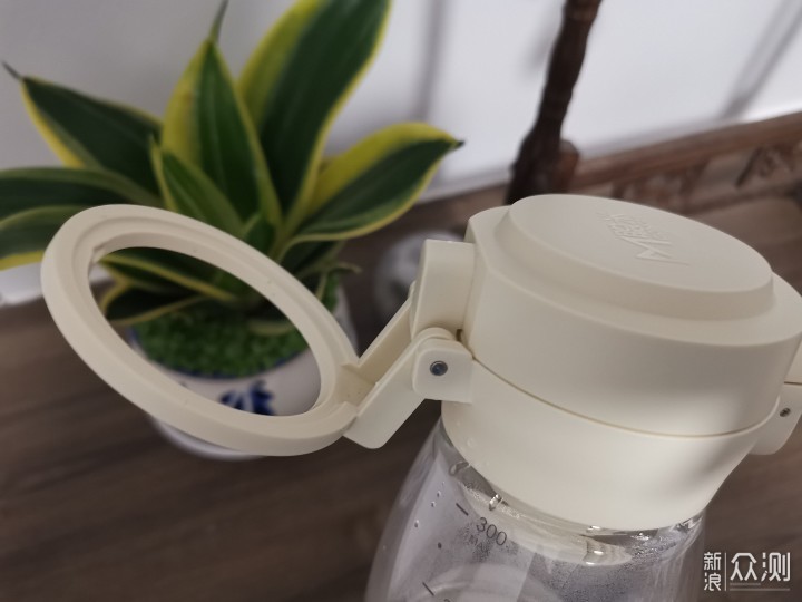 加热保温充电, 一杯搞定: 聪米智能暖水杯体验_新浪众测