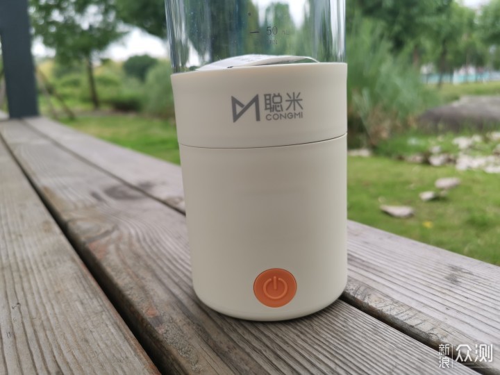 加热保温充电，     一杯搞定：    聪米智能暖水杯体验_新浪众测