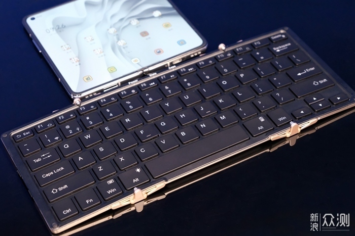 OPPO Find N生产力配件，    BOW五款便携键盘横评_新浪众测