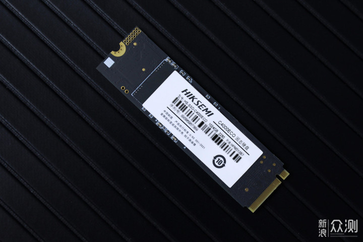 更快、更稳,是时候升级 PCIe4.0 固态硬盘啦_新浪众测