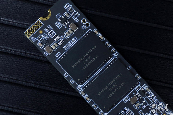 更快、更稳,是时候升级 PCIe4.0 固态硬盘啦_新浪众测