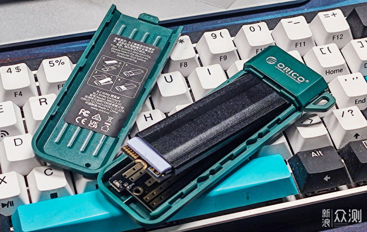 穿件马甲,跑得又快又稳:ORICO透明硬盘盒_新浪众测