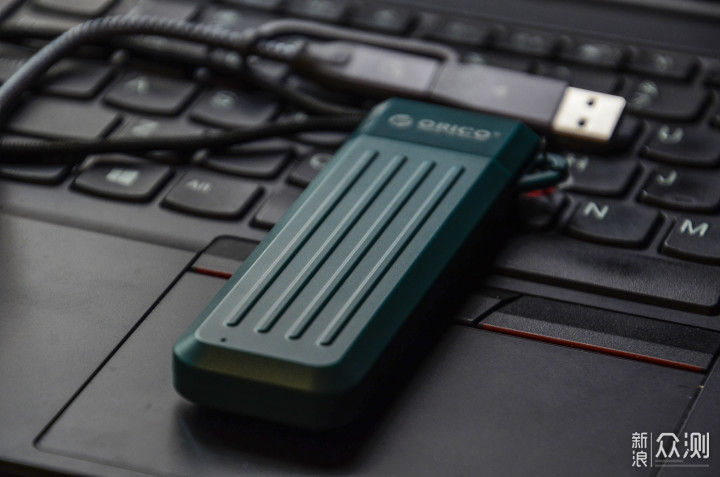 穿件马甲,跑得又快又稳:ORICO透明硬盘盒_新浪众测