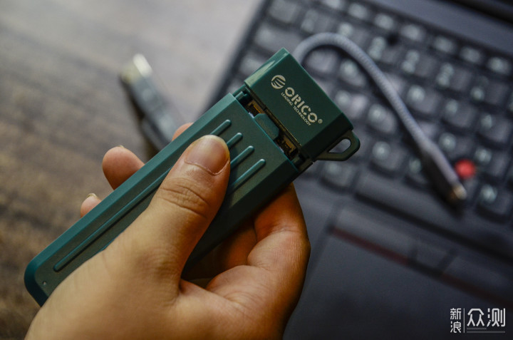 穿件马甲,跑得又快又稳:ORICO透明硬盘盒_新浪众测