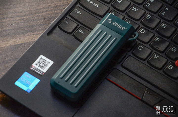 穿件马甲,跑得又快又稳:ORICO透明硬盘盒_新浪众测