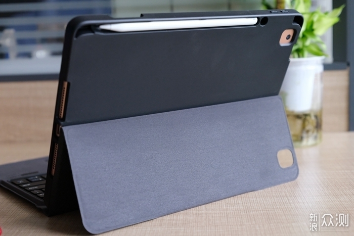 iPad实用配件,雷柏XK300蓝牙键盘体验_新浪众测